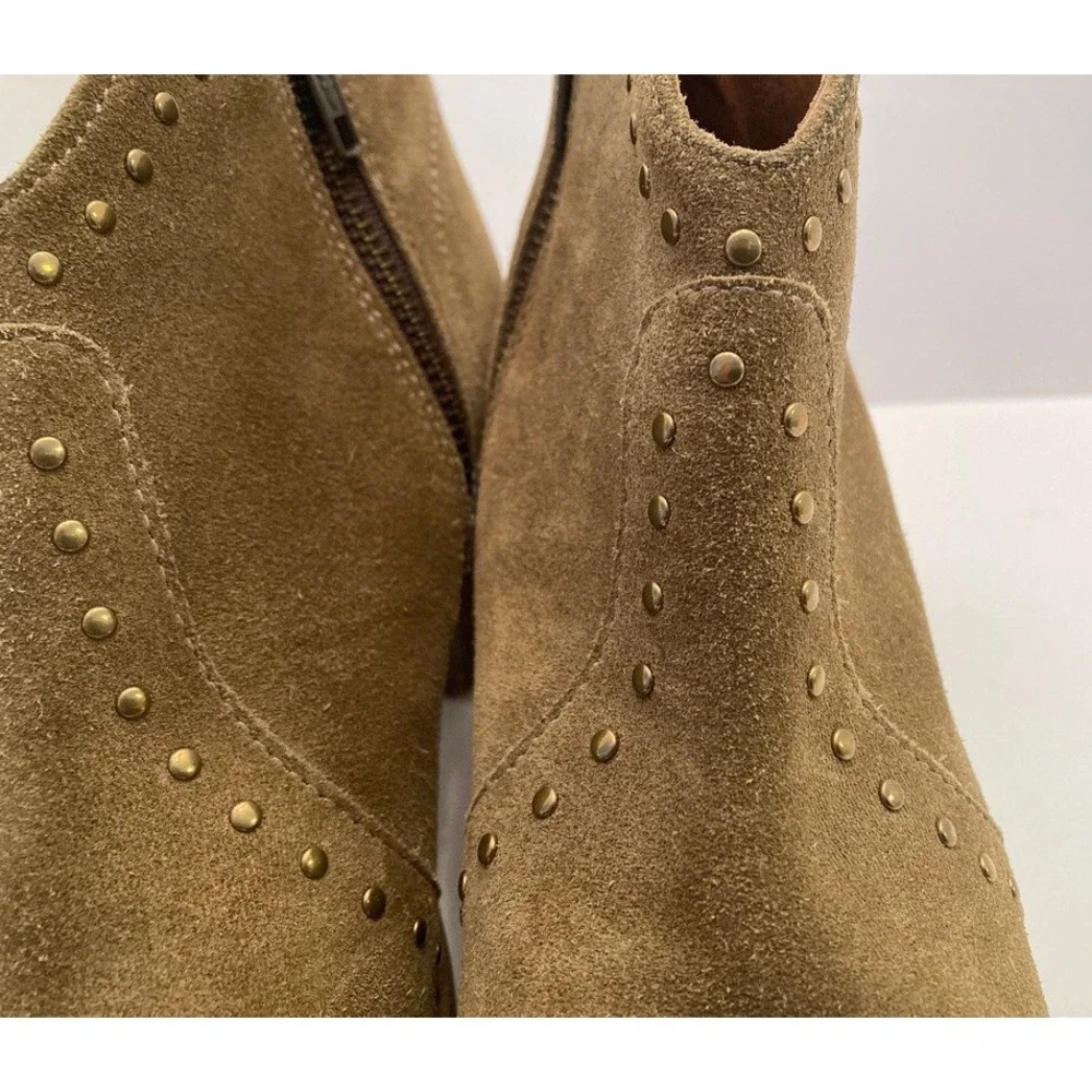 FRYE‎ Nora Studded Suede Ankle Bootie Side Zip Sand Tan Women's Size 7.5